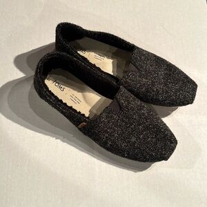 Fleece lined Toms shoes